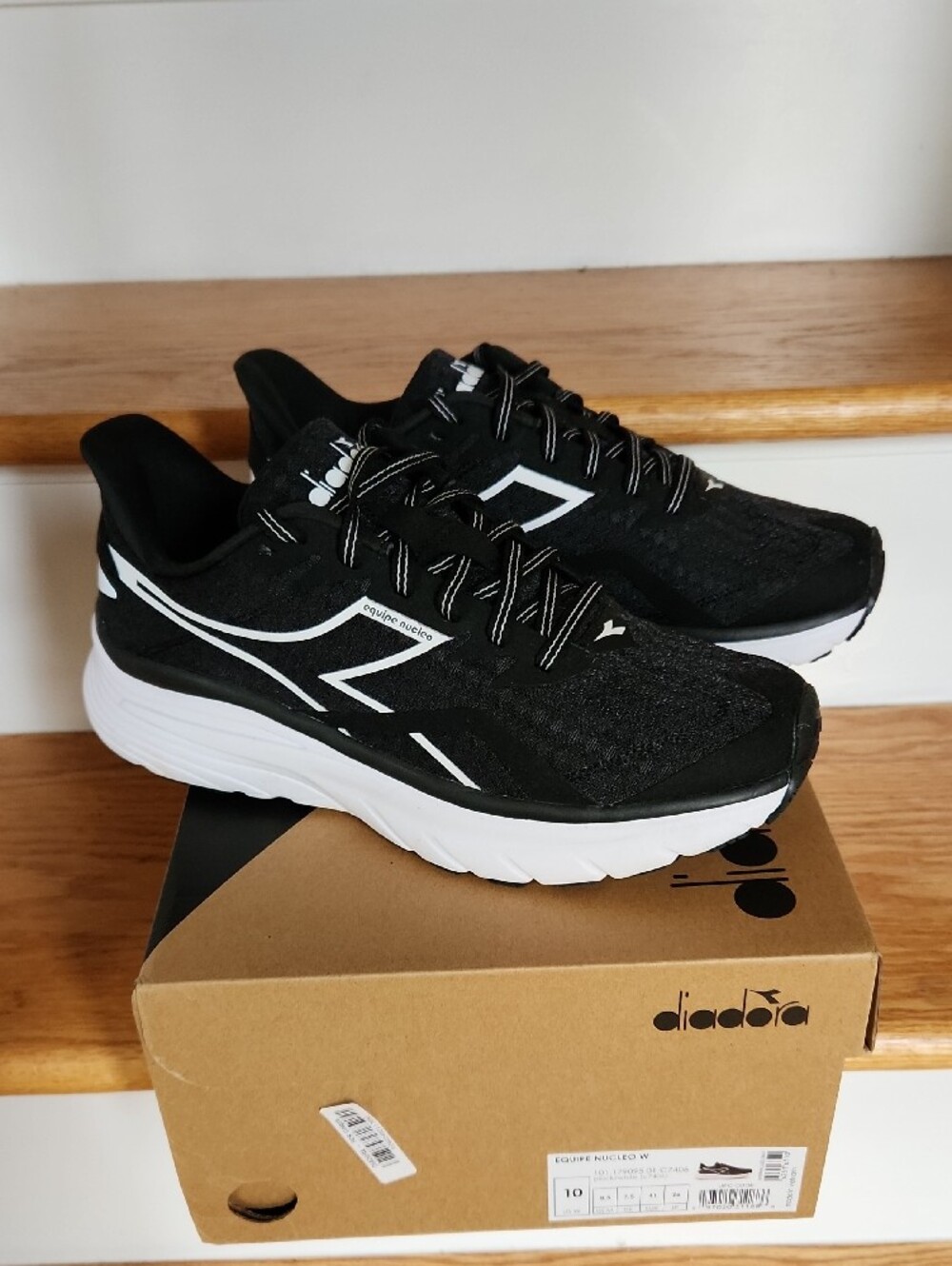 Diadora Black and White Running Sneakers, Womens, Sz 10